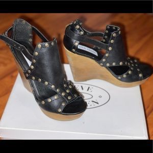 NWT Steve Madden black leather studded wedges